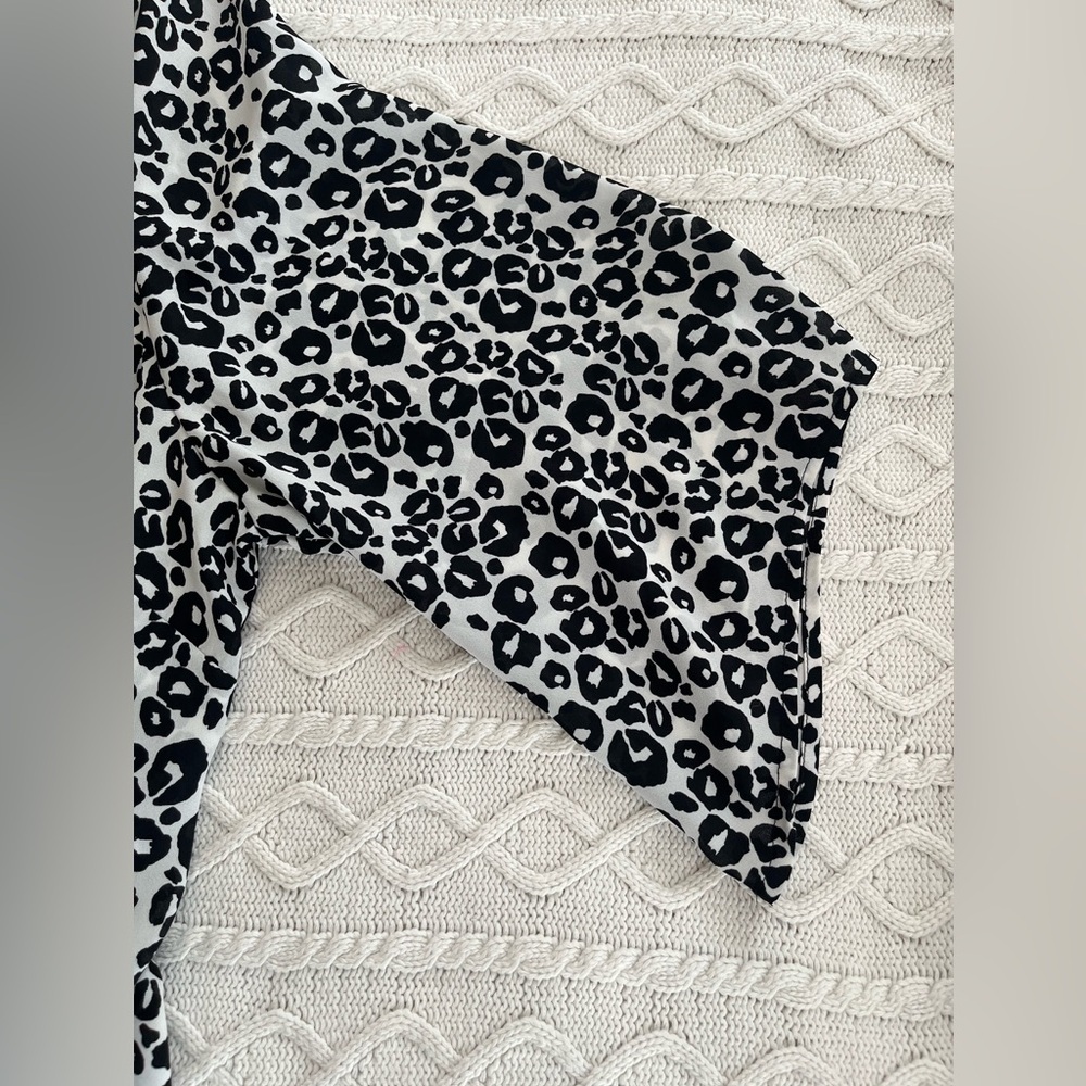CJ Banks Black and White Animal Print Blouse Women’s Size 1X - Picture 10 of 16